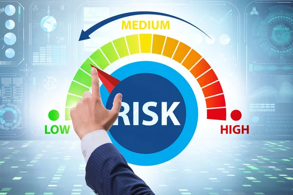 Podnikatel v koncepci měření a řízení rizik — Stock fotografie