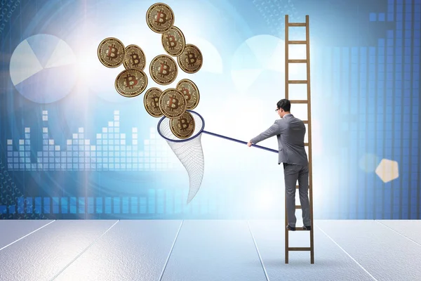 Biznesmen goni bitcoins w koncepcji kryptowaluta — Zdjęcie stockowe