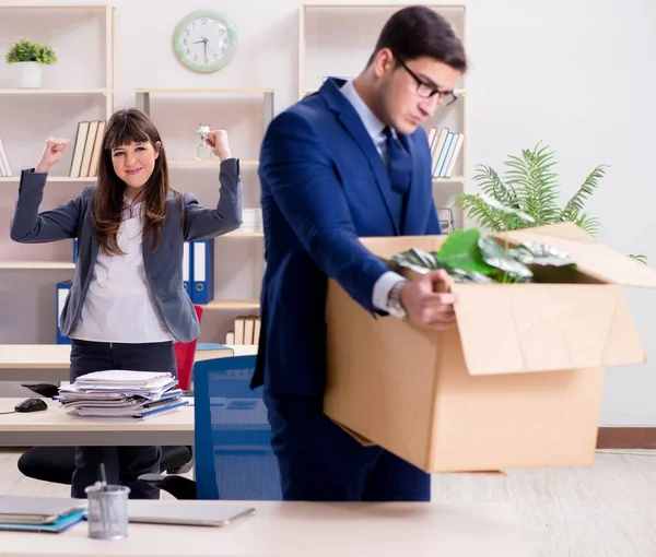 Persona despedida de su trabajo — Foto de Stock