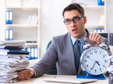 Çalışanlar vergi raporlama tarihlerini karşılayamıyor