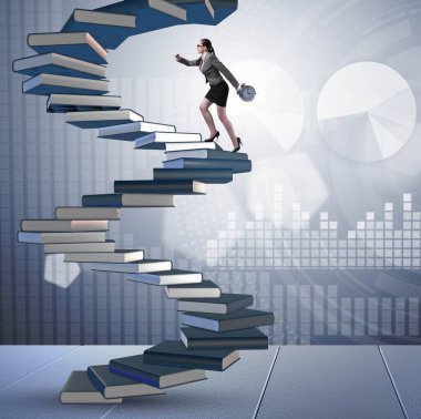 İş kadını iyi bir eğitim aldıktan sonra terfi etti