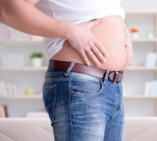 Dikke zwaarlijvige man in dieet concept — Stockfoto