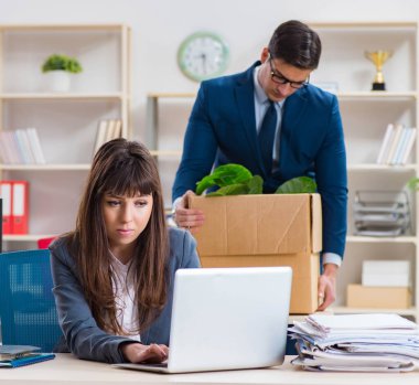 İşinden kovulan kişi.