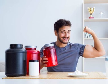 Sporcu daha iyi kaslar için yeni protein takviyeleri tadıyor