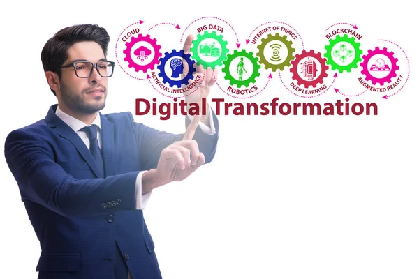 Zakenman in digitaal transformatieconcept — Stockfoto