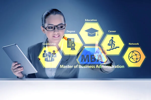 Imprenditrice in Master of business administration concept — Foto Stock