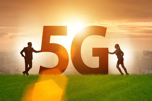 5G 네트워크 컨셉트와 실루엣 — 스톡 사진