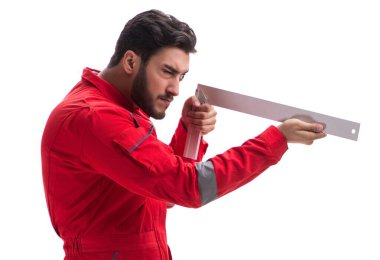 Kare cetveli olan genç bir tamirci beyaz arka planda izole edilmiş.