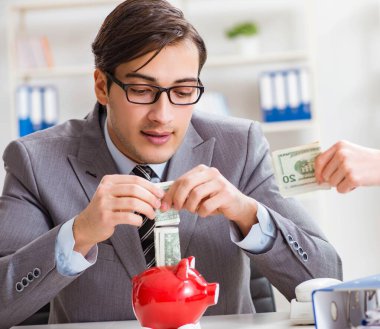 İşadamına yasaları çiğnediği için rüşvet teklif edildi