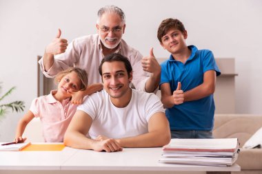 Salgın sırasında evde üç nesil