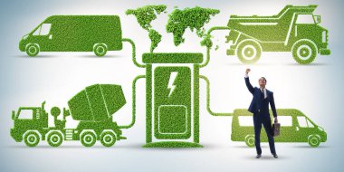 Elektrikli şarj ve araç kavramında iş adamı