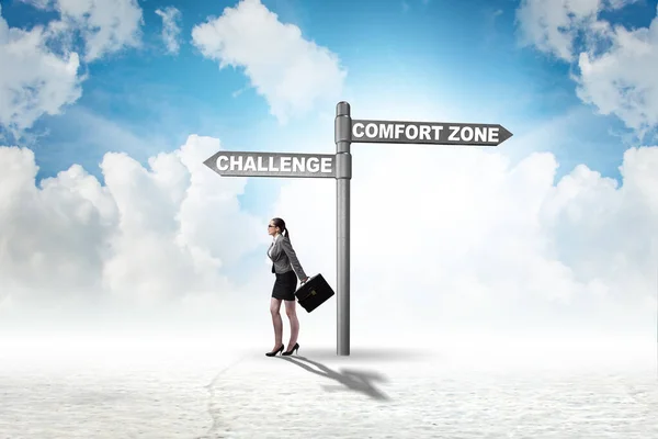 Businesswoman choosing between leaving comfort zone or not — Stock Photo, Image