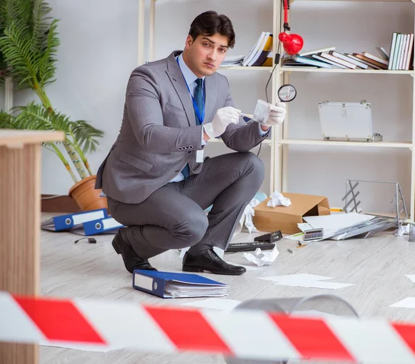 Ung man under brottsutredning — Stockfoto