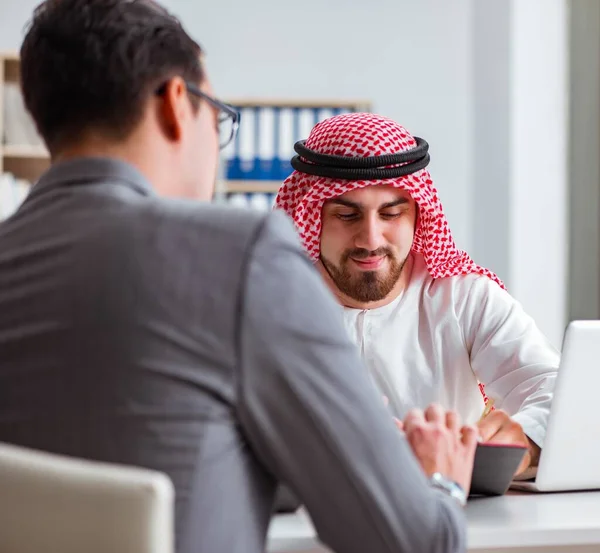 Arap işadamı ile çeşitli iş konseptleri