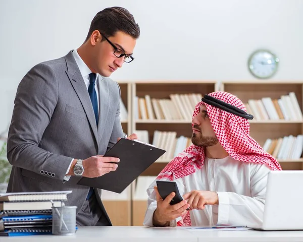 Diverse business concept met arabische zakenman — Stockfoto