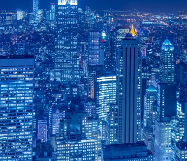 Günbatımında New York Manhattan 'ın gece manzarası