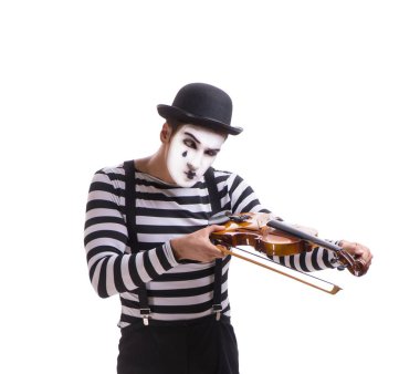 Pandomimci beyazda keman çalıyor