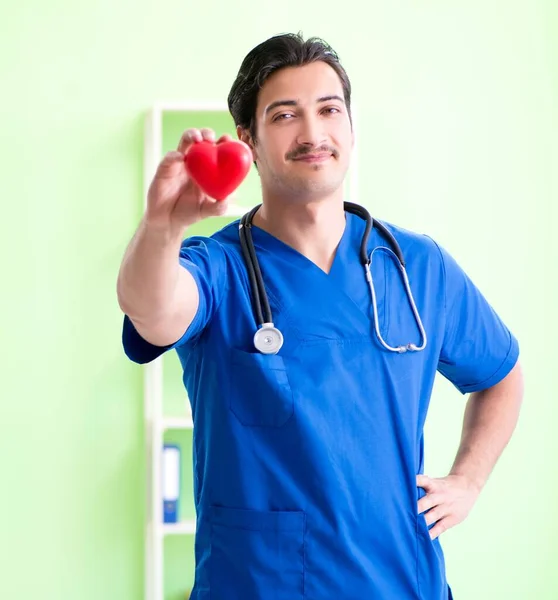 Young doctor working in the hospital — Stock Photo, Image