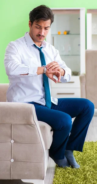 Man dressing up and late for work — Stock Photo, Image
