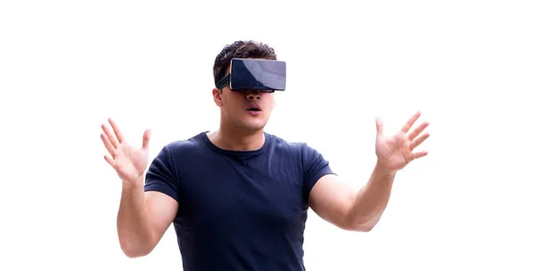 Man spelen met virtual reality bril op witte achtergrond — Stockfoto