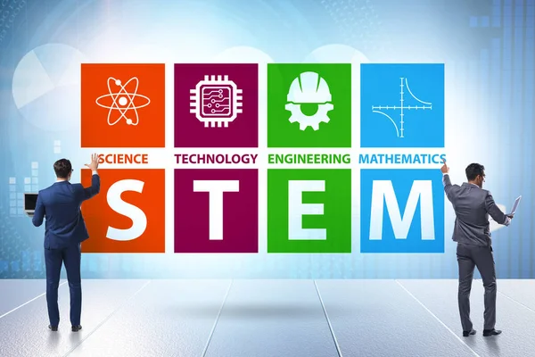 Деловые люди в концепции STEM образования — стоковое фото