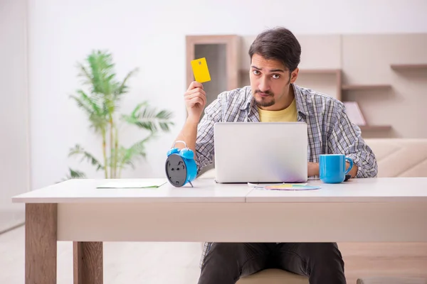 Young male freelancer working from house — Stock Photo, Image