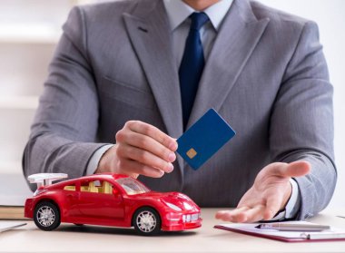 Ajan araba sigortası öneriyor.