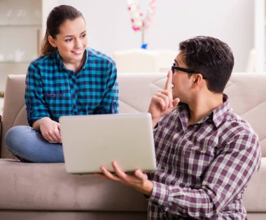 Üniversite sınavlarına hazırlanan öğrenciler