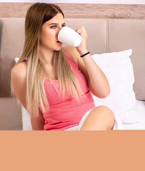 Young woman waking in the morning — Stock Photo, Image