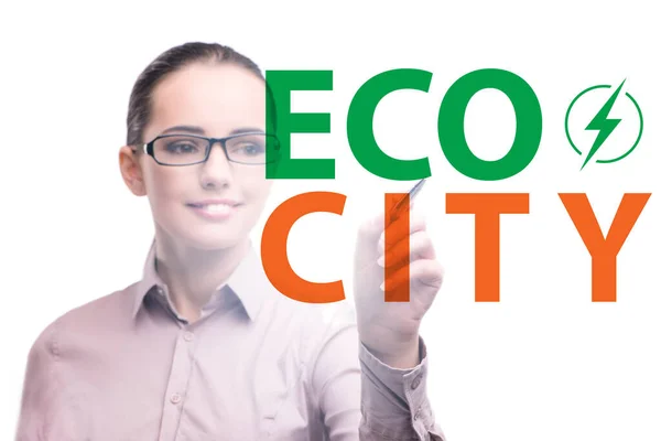 Ecocity ecologie concept met zakenvrouw — Stockfoto