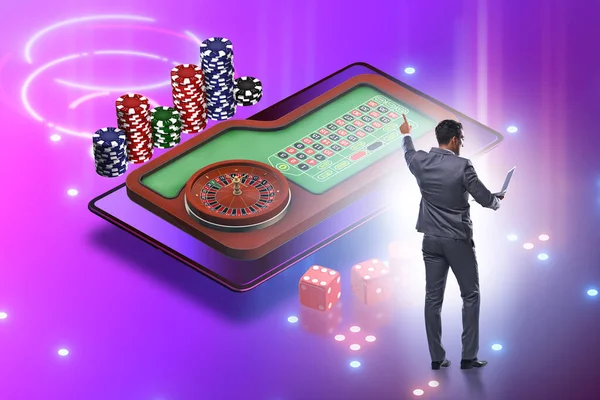 Бізнесмен в концепції онлайн-казино — стокове фото