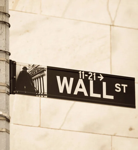 Zeichen an der Wall Street — Stockfoto