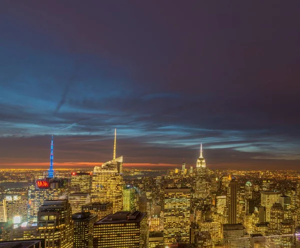 Нью-Йорк - 20 ДЕКАБРЯ 2013 г.: Вид Нижнего Манхэттена на декабрь — стоковое фото