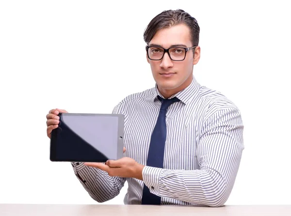 Pohledný podnikatel práci s tabletovým počítačem izolované na wh — Stock fotografie