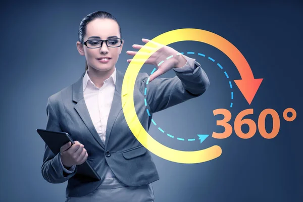 360 도 개념: 사업가가 버튼을 누르는 모습 — 스톡 사진
