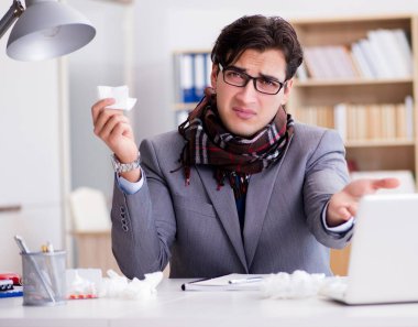 Hasta iş adamı ofiste.