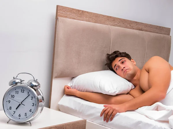 Man having trouble waking up in the morning — Stock Photo, Image