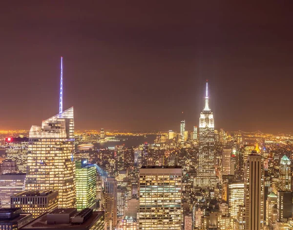 Nattutsikt över New York Manhattan under solnedgången — Stockfoto