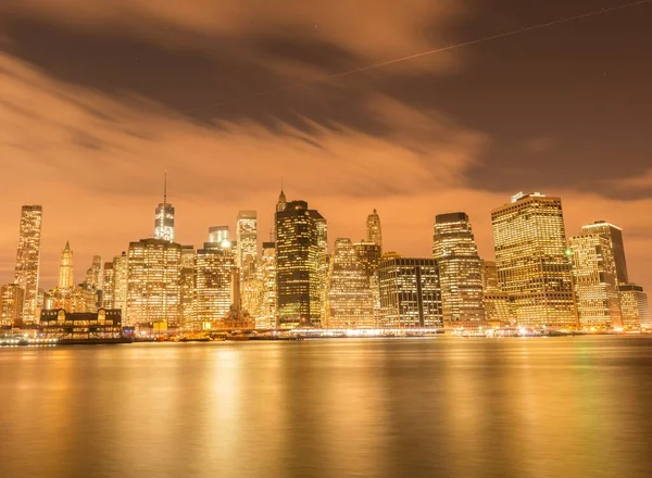 从布鲁克林俯瞰曼哈顿下城 — 图库照片