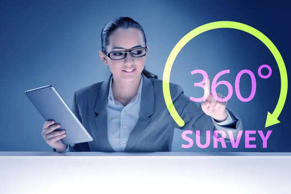 İş kadınlarıyla ilgili 360 derecelik bir kavram — Stok fotoğraf