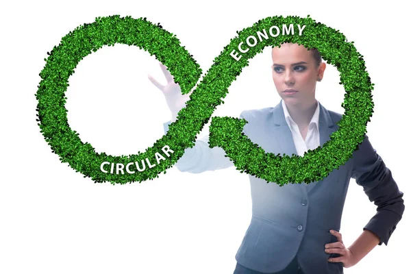Concept of circular economy with businesswoman — Stock Photo, Image