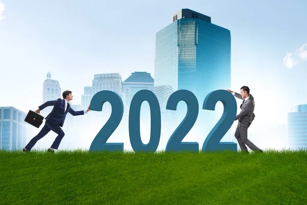 Concept de nouvelle année 2022 avec les hommes d'affaires — Photo