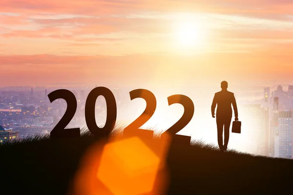 Begreppet nytt år 2022 med affärsmän — Stockfoto