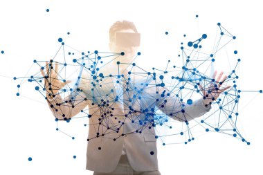 VR gözlüklü sinirsel ağ konsepti olan adam