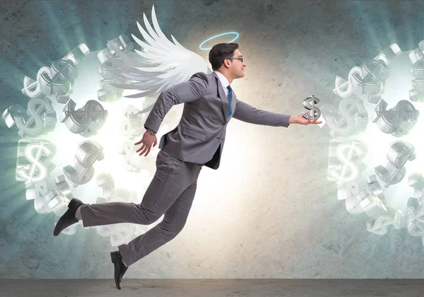 Angel investor koncept s podnikatelem s křídly — Stock fotografie