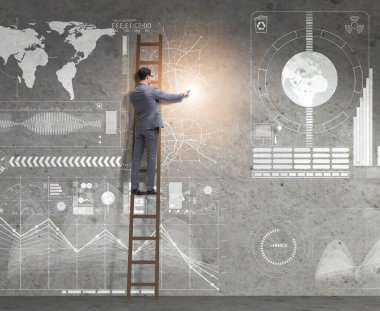İş adamı küresel iş konseptinde merdiveni tırmanıyor