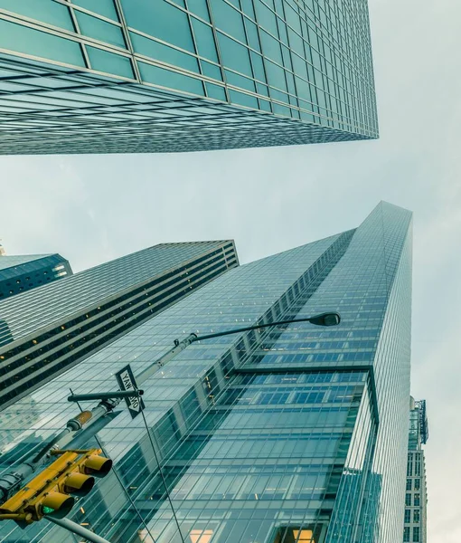 Rascacielos de Nueva York vew desde el nivel de la calle —  Fotos de Stock