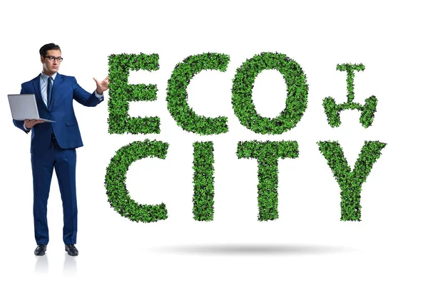 Экологический город в концепции экологии с бизнесменом — стоковое фото