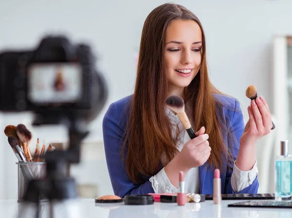 Beauty fashion blogger recording video — Stock Photo, Image