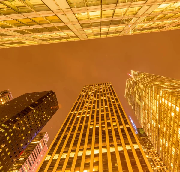 Night view of New York Manhattan during sunset — Stock Photo, Image